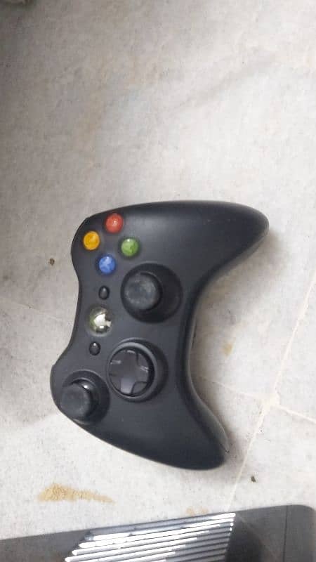 Xbox 360 with steering wheel and pedal 4