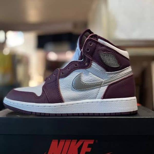 Nike Air Jordan 1 Retro High OG 'Bordeaux' 0