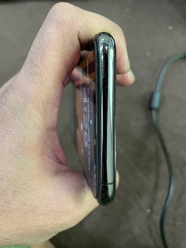 iPhone 11 Pro Max 512gb all ok water pack urgent sale 3