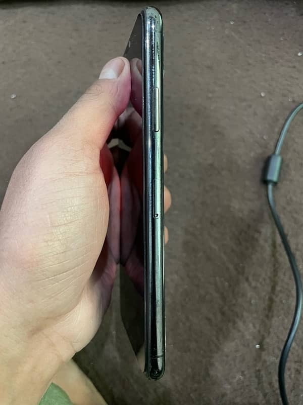 iPhone 11 Pro Max 512gb all ok water pack urgent sale 5