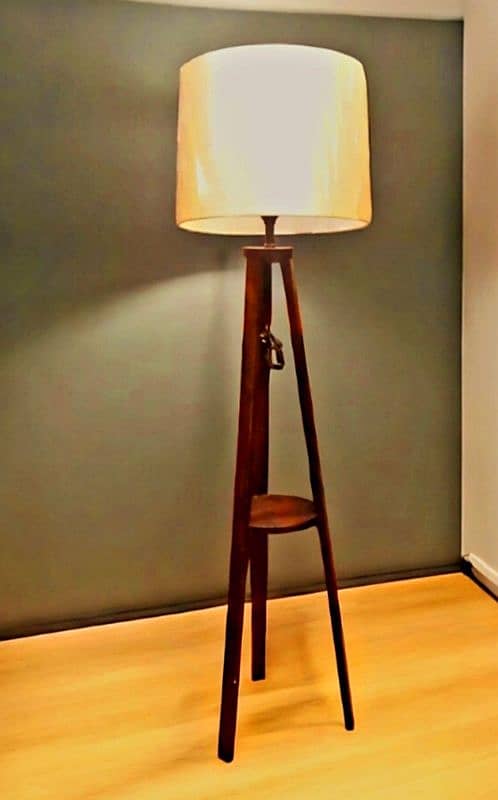 floor lamps| lamps | tripod lamps | metal lamps 3