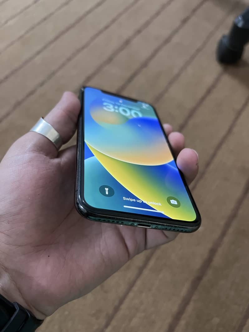 Apple iPhone X 3