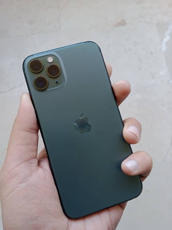 iPhone 11 pro Midnight Green 0