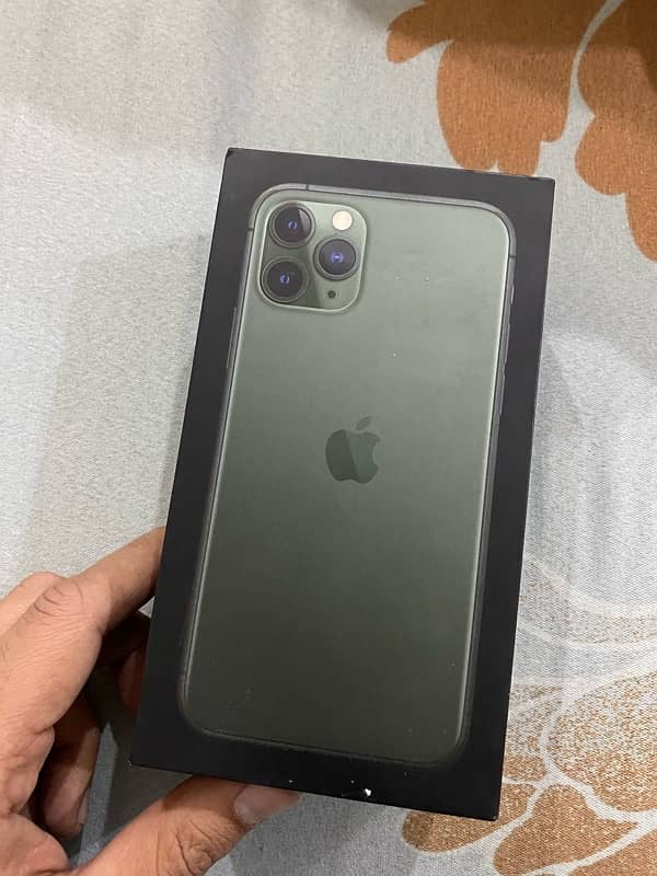 iPhone 11 pro Midnight Green 7