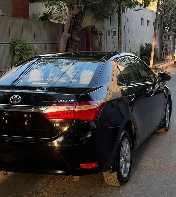 Toyota Corolla Altis 2016 4