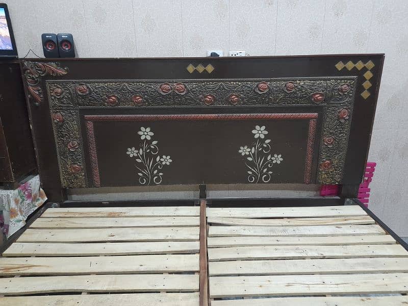 King bed or single side tabel 3