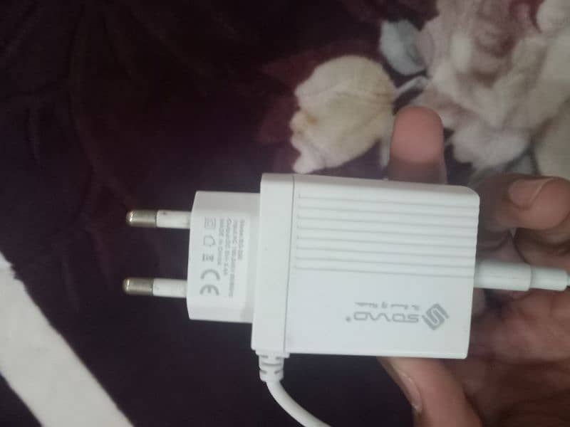 I am selling my mobile opoo F11 8/256 with power bank 10