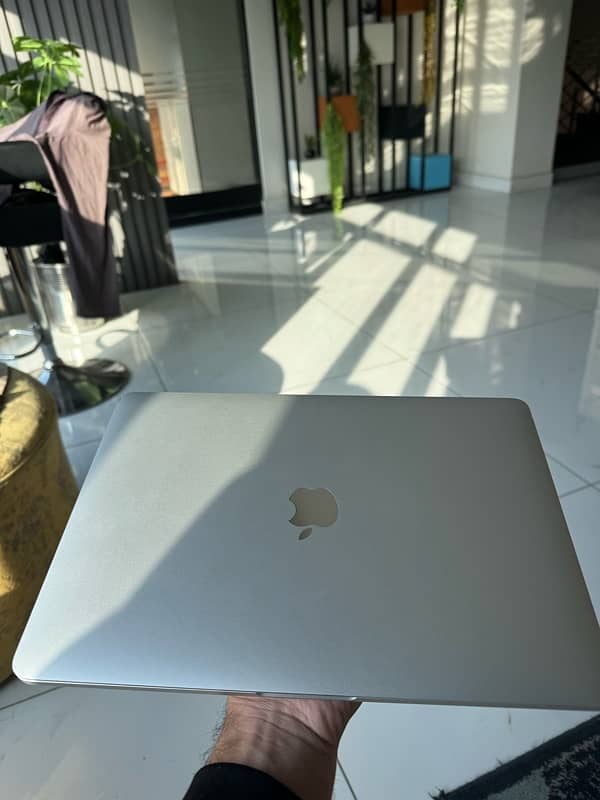 Macbook Pro M1 1TB 16GB 13” Silver 6