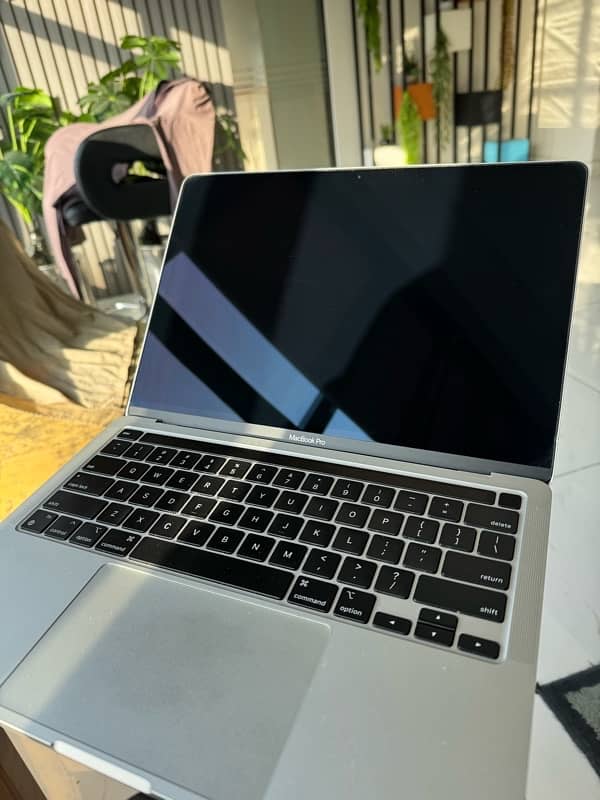 Macbook Pro M1 1TB 16GB 13” Silver 1