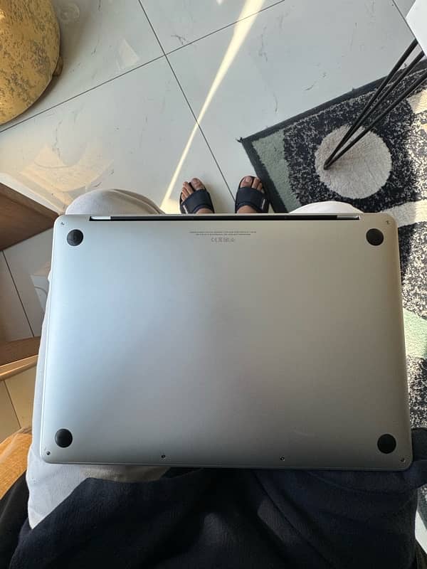 Macbook Pro M1 1TB 16GB 13” Silver 7