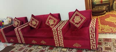 4 seater sofa set with 4 cushions