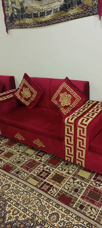 4 seater sofa set with 4 cushions 2