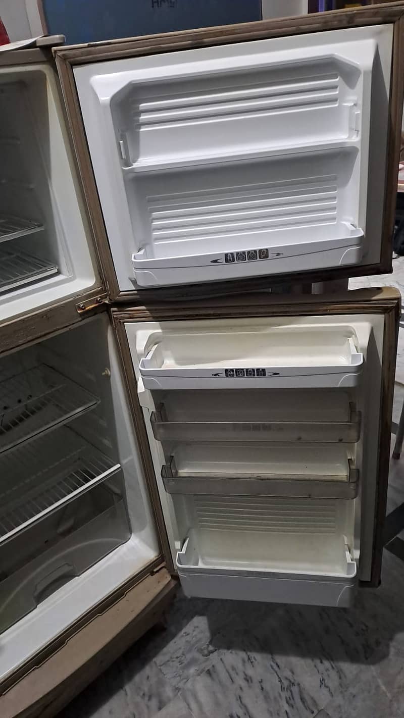 Dawlance Fridge in very good condition 1