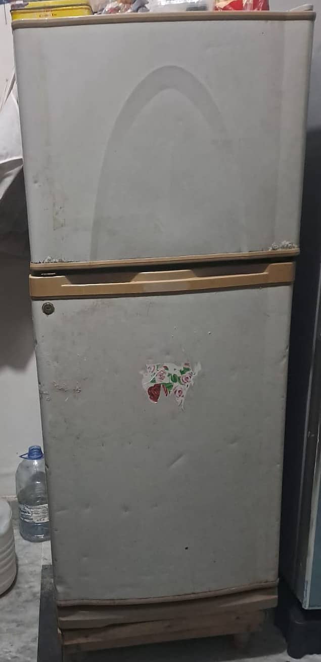 Dawlance Fridge in very good condition 2