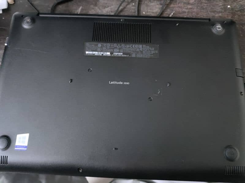 Dell latitude 3590 7th generation 1