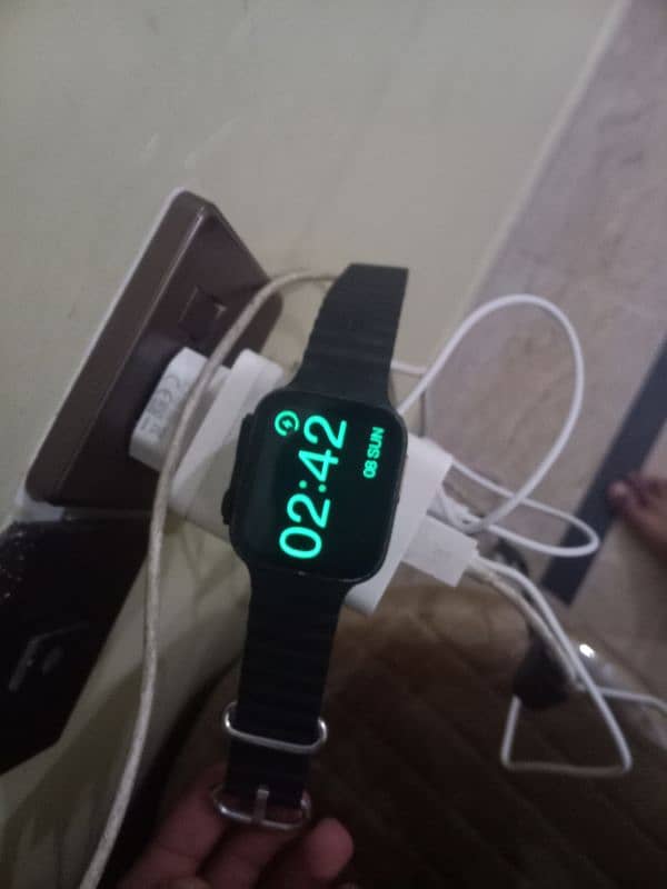 I am selling my smart watch T800 ultra new watch with box 4