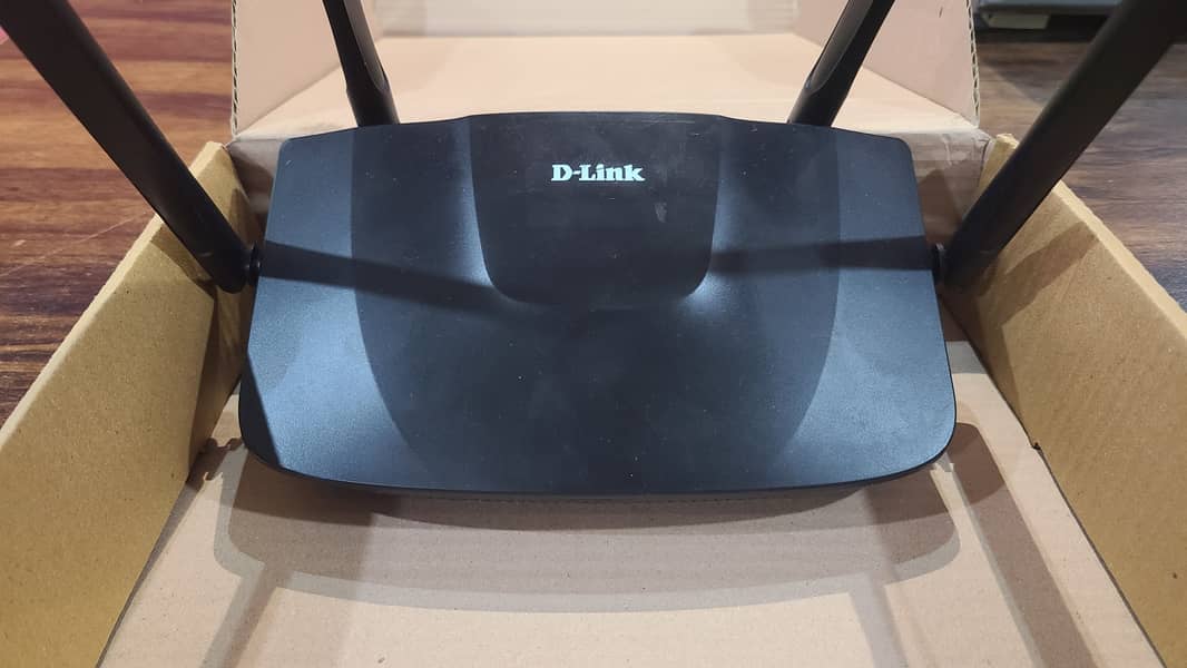 Dlink Gigabit Router DIR-825M Wireless AC 1200 Dual Band Branded used 3