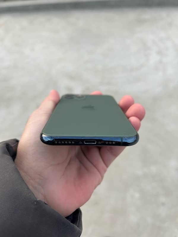 iphone 11 pro 2