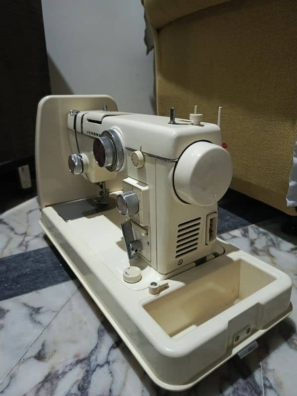 JANOME SEWING MACHINE 7