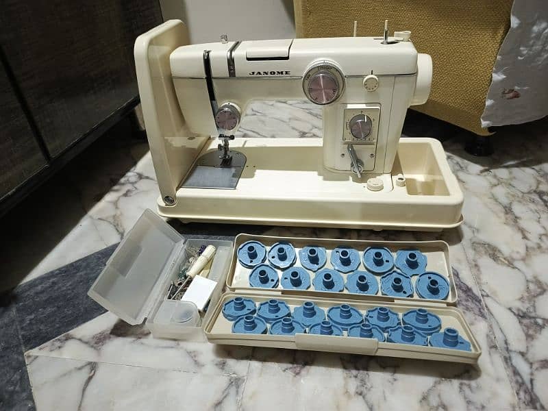 JANOME SEWING MACHINE 9