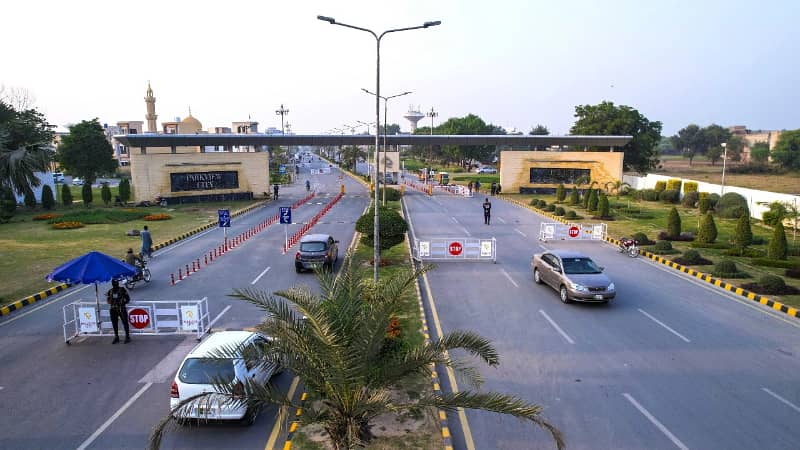 5 Marla Near to Park Crystal Block Plot For Sale In Park View City Lahore 4