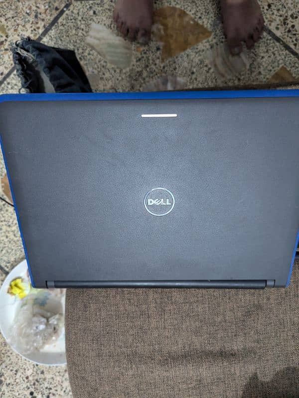 selling my I3 and i7 laptops 8