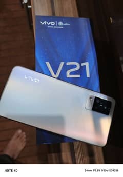 Vivo V21