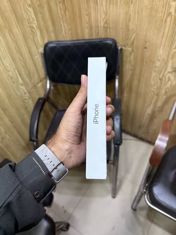 IPhone 16 Pro Max (Canada) Black 0