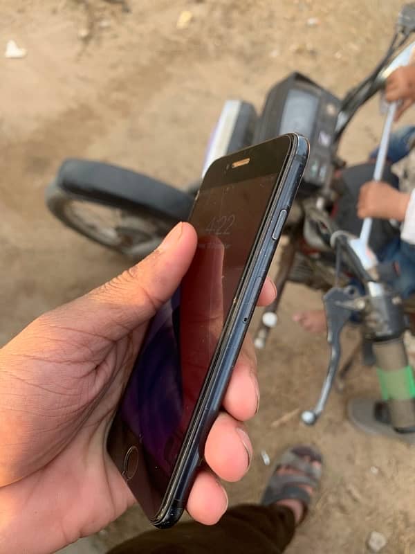 iPhone 7 128 gb Pta apprved 6