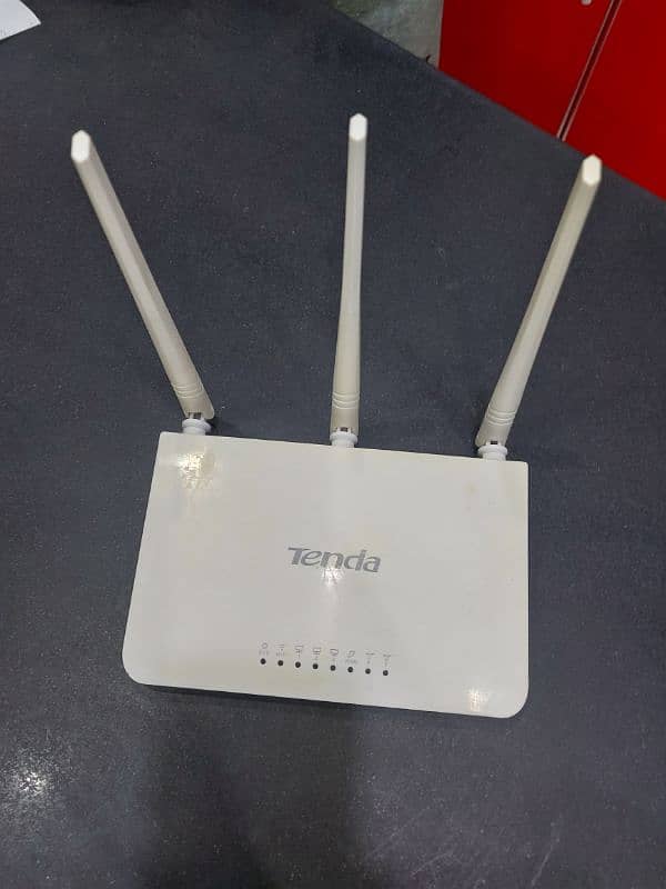 tp link router or tenda router 3 antenna wala b Mel jhye ga 2