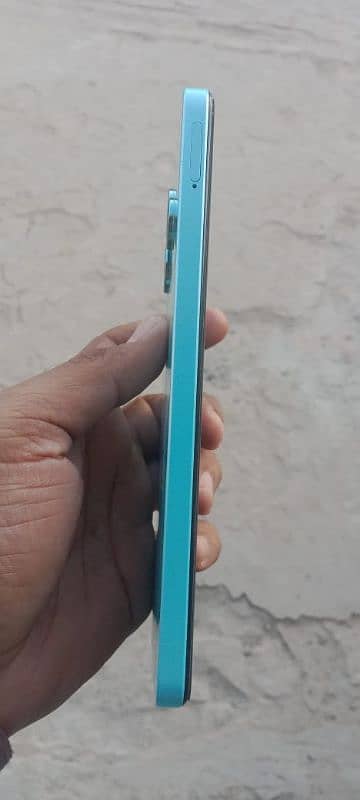 urgent sell realme c51 4/64 2