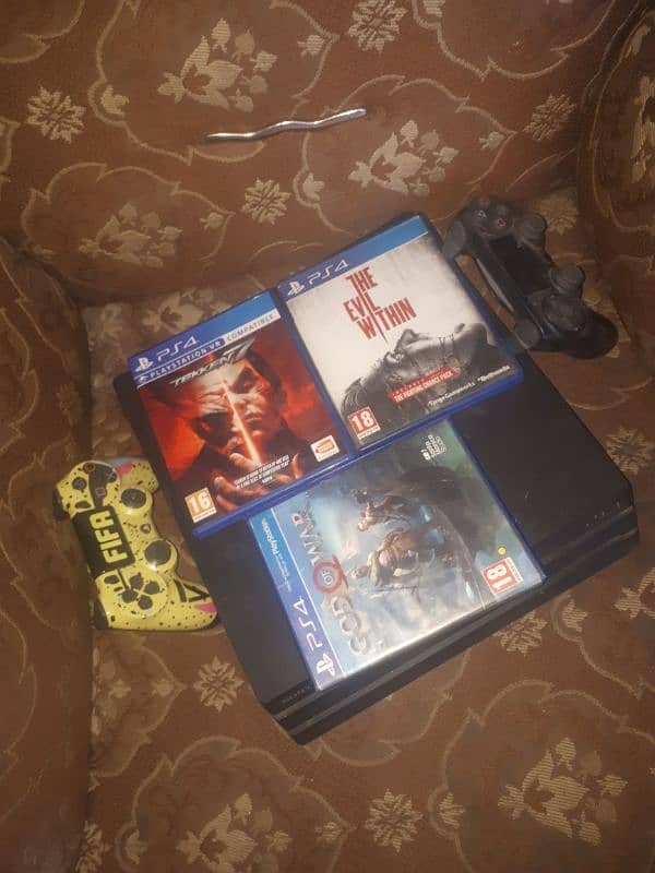 i want to sell this ps4 because I want money 2