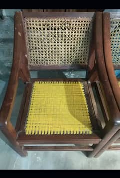 4 wooden chairs in good condition 15k