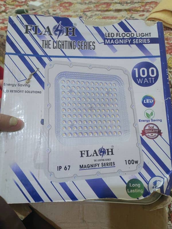 100 WATT FLOOD LIGHT 0