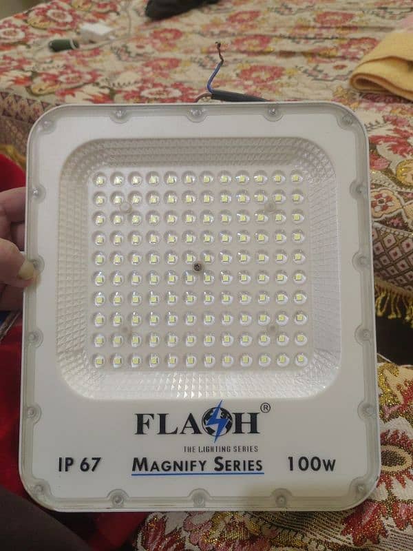 100 WATT FLOOD LIGHT 6