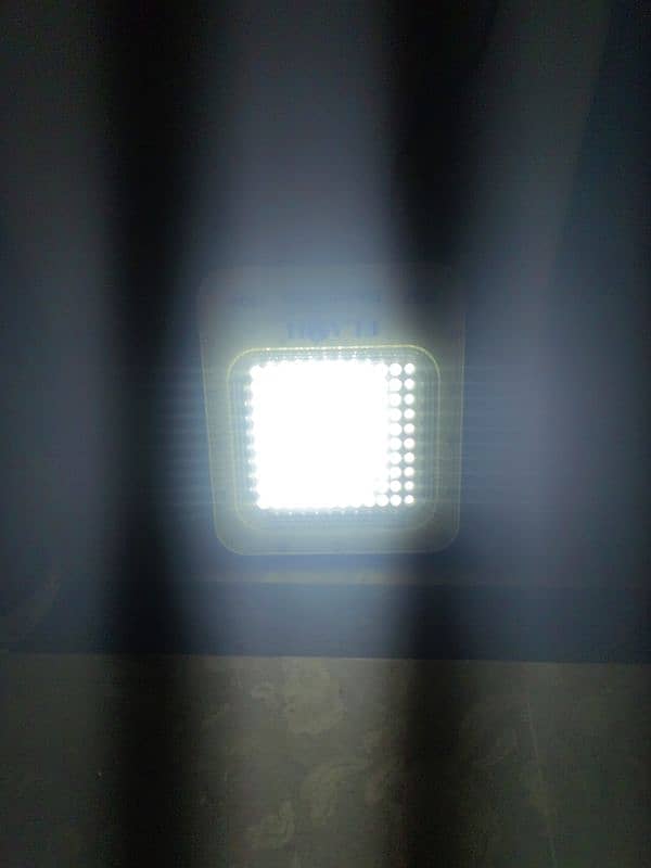 100 WATT FLOOD LIGHT 7