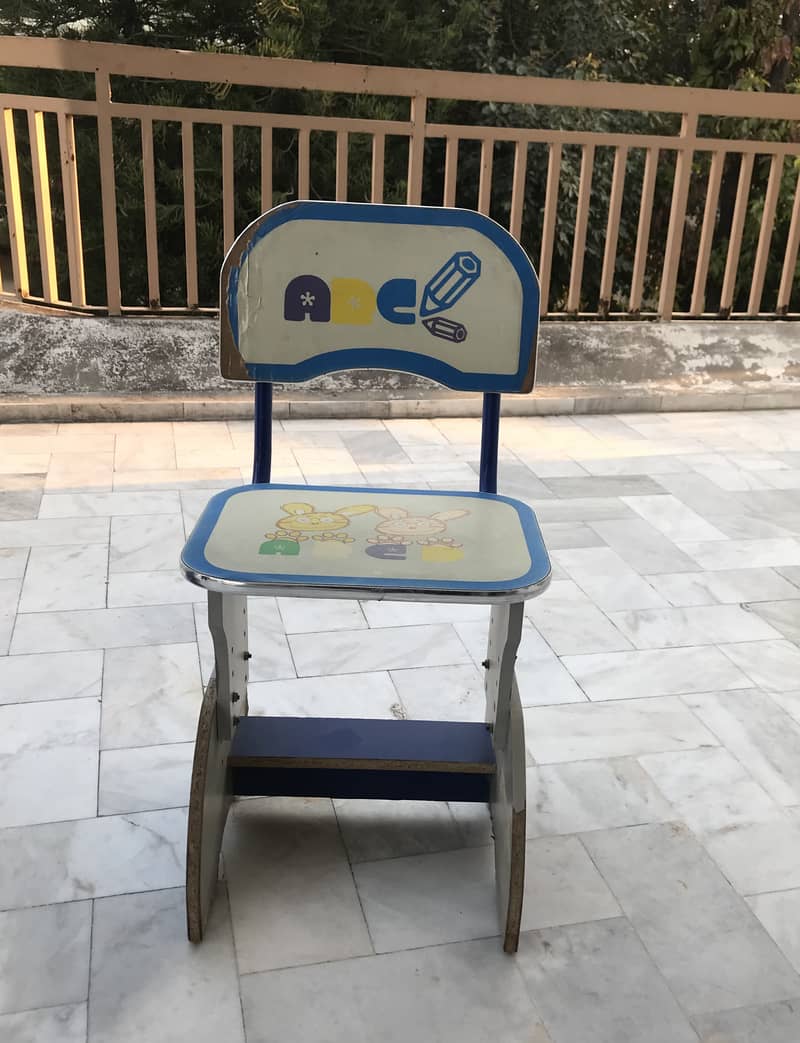 Kids Study Table & Chair 1