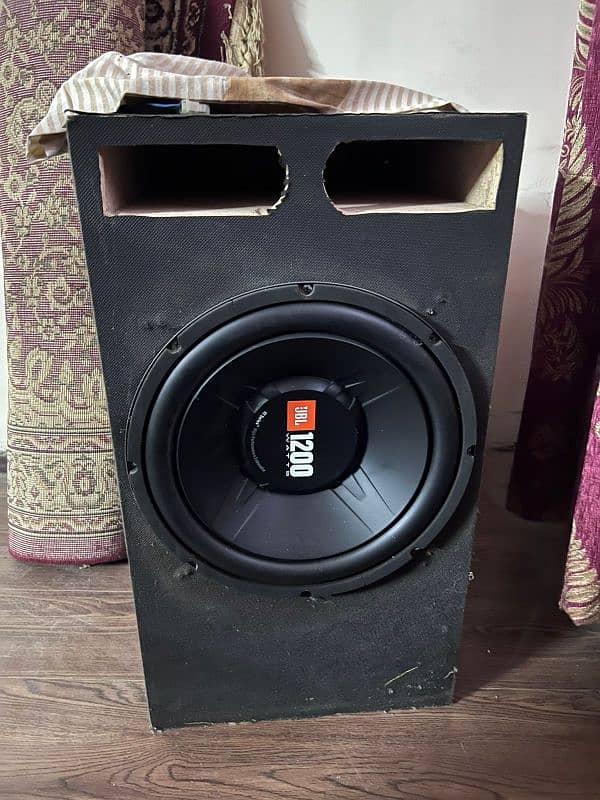 Powerful 12-inch JBL Woofer System with 4000-watt Amplifier 1