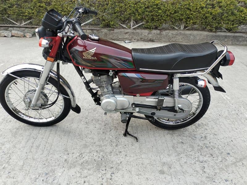 Honda CG125 model 2023 Islamabad number 03341511728 2