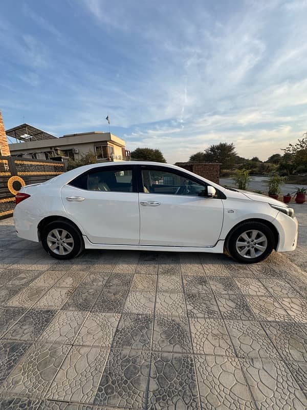 Toyota Altis Grande 2014 1