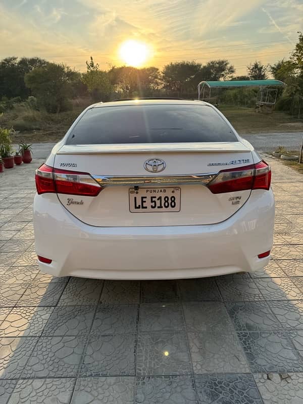 Toyota Altis Grande 2014 4