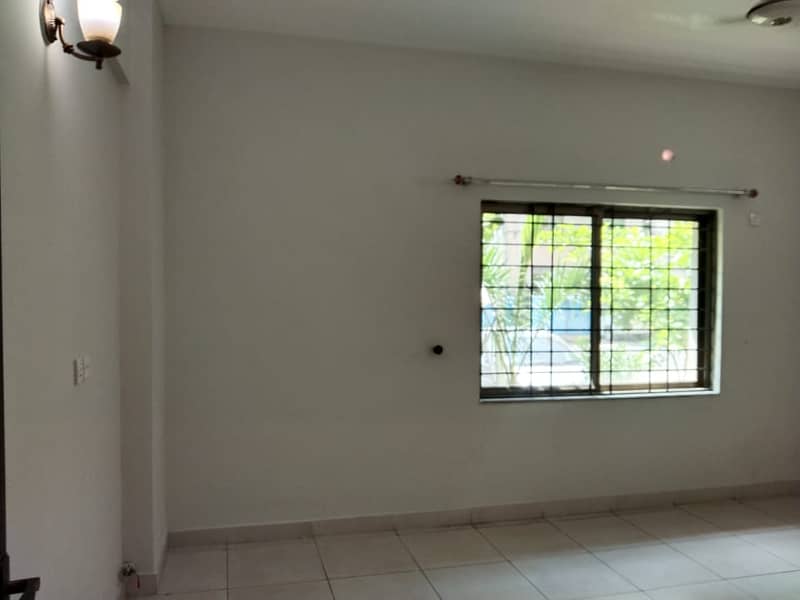 3-Beds Flat Available For Rent Askari 10 Sector-F 4