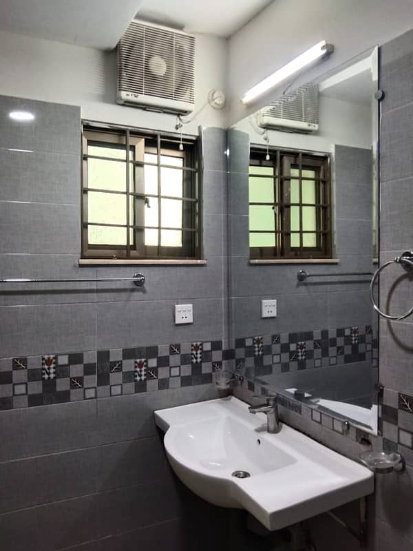 3-Beds Flat Available For Rent Askari 10 Sector-F 6