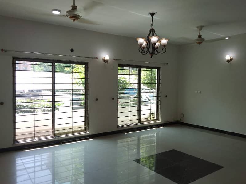 3-Beds Flat Available For Rent Askari 10 Sector-F 8