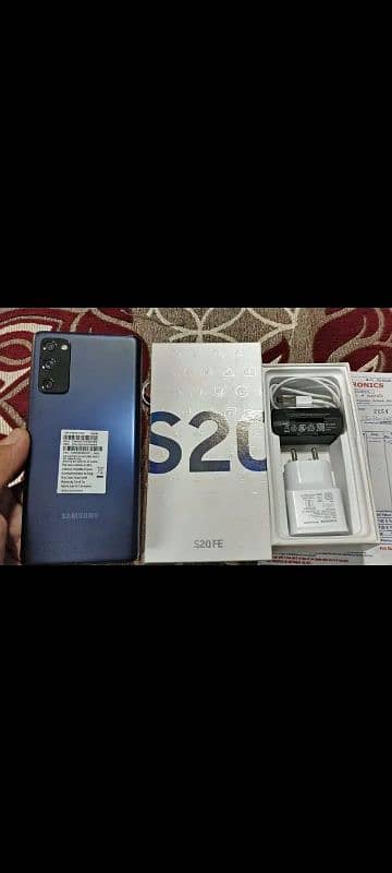 samsung s20 FE 8/128 officially pta approved with box and charger 0