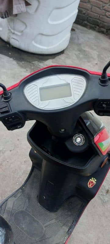 urgent Scooty for sale 7