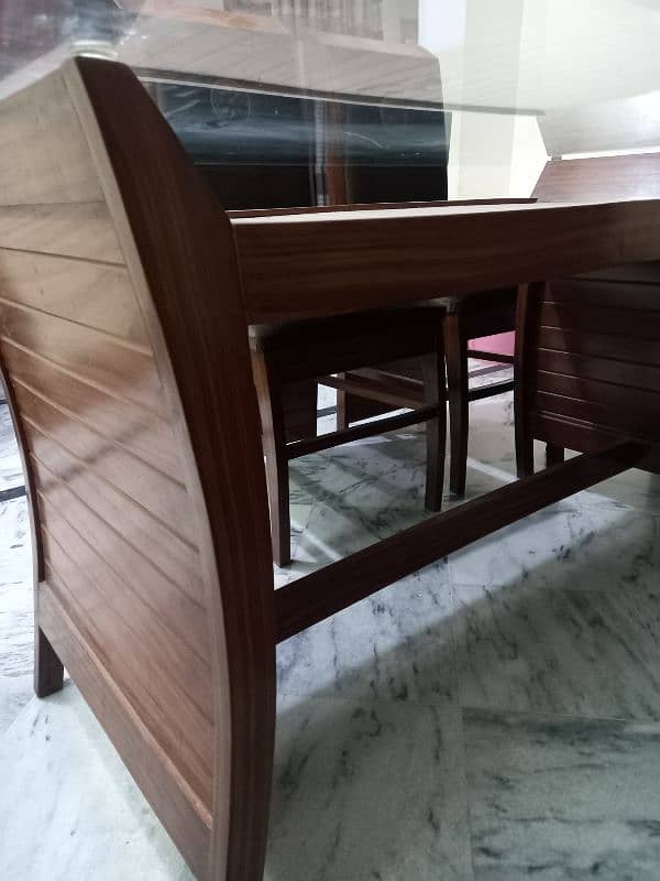 Good condition dinning table 7