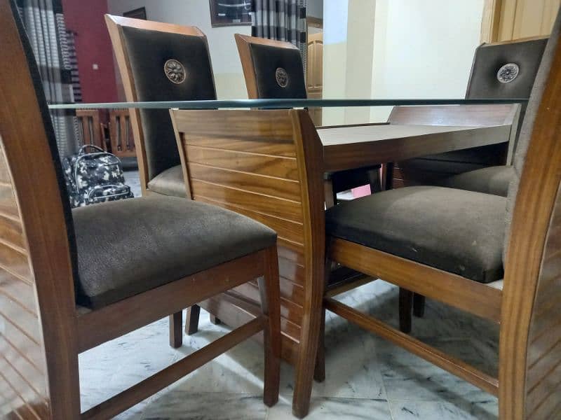 Good condition dinning table 12