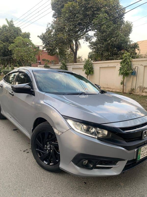 Honda Civic Oriel 2018 4