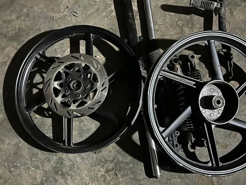 HEAVY BIKE PARTS FOR SALE RIMS FRONT SUSPENSION BACK RIM WITH TYERS 18